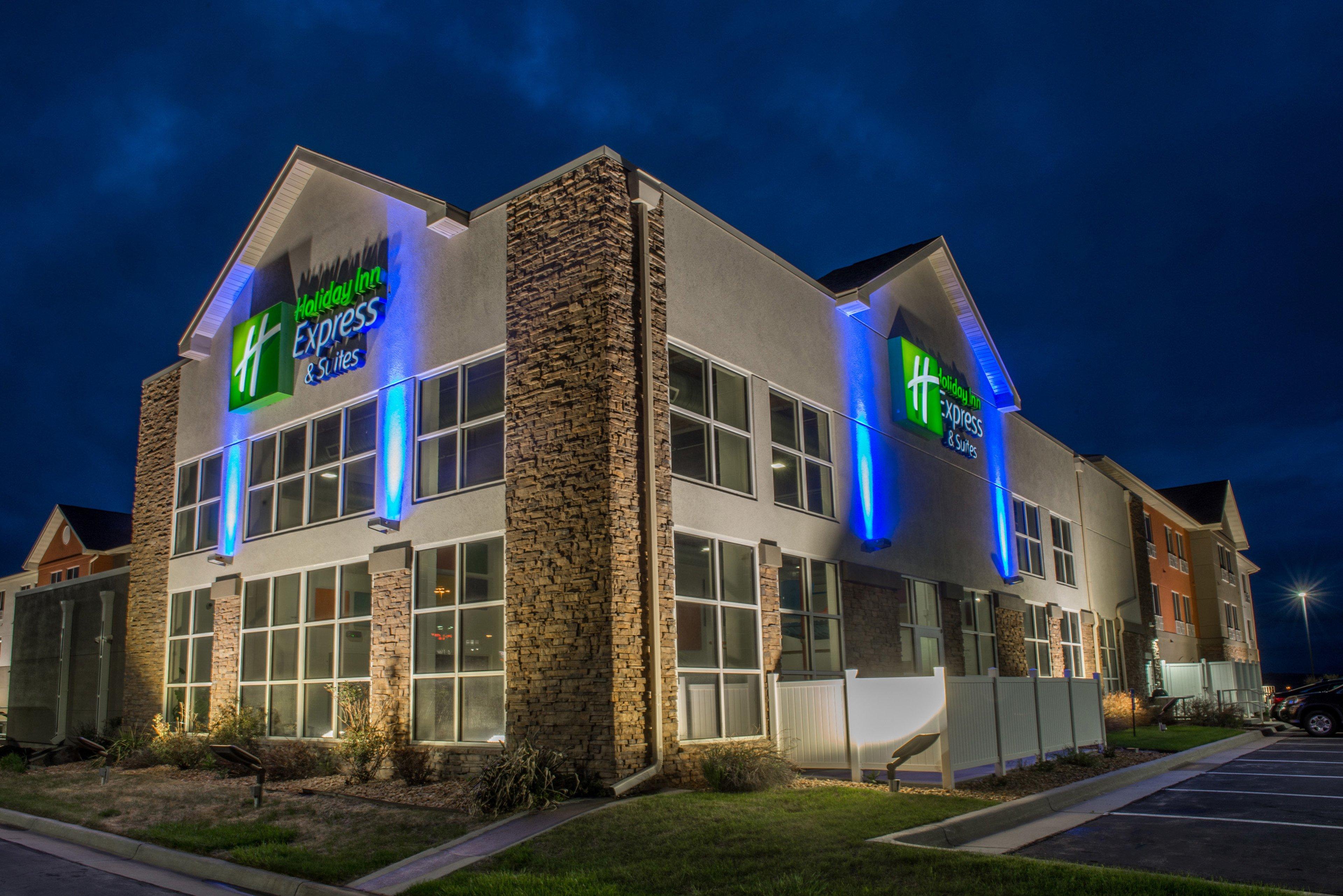 Holiday Inn Express & Suites Rapid City, An Ihg Hotel Exterior photo